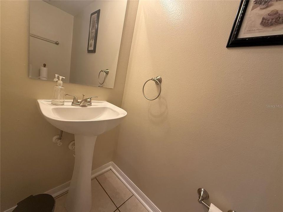 En Venta: $324,900 (4 camas, 3 baños, 2222 Pies cuadrados)