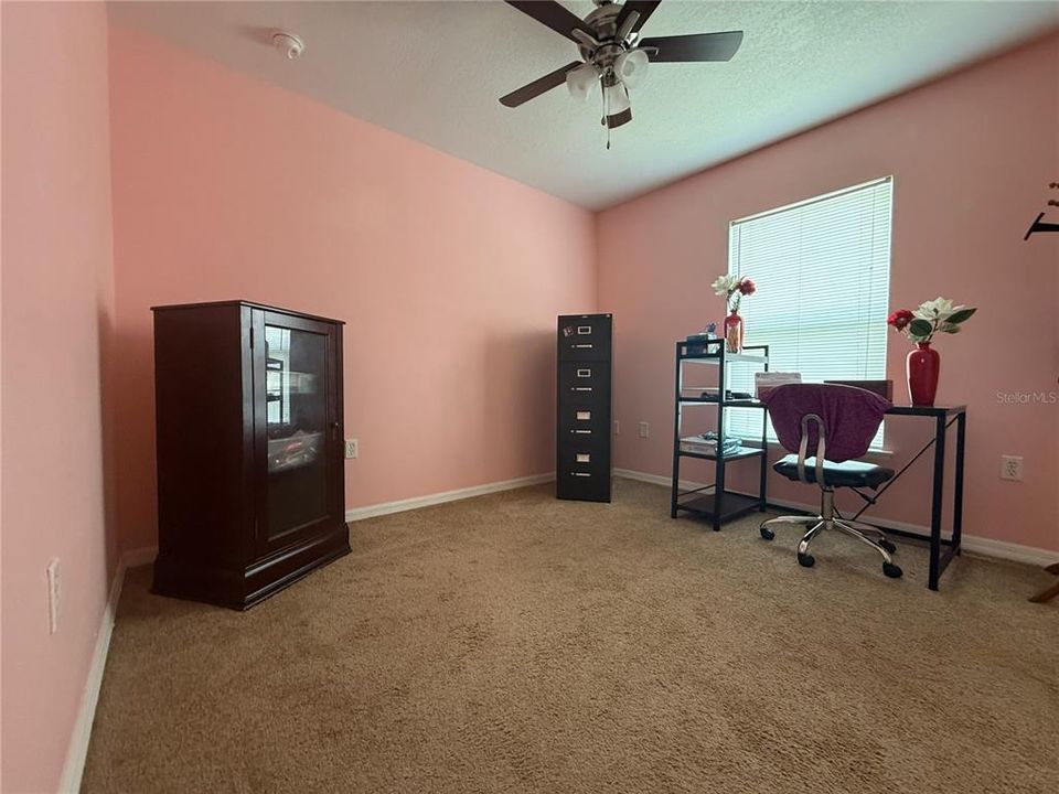 En Venta: $324,900 (4 camas, 3 baños, 2222 Pies cuadrados)