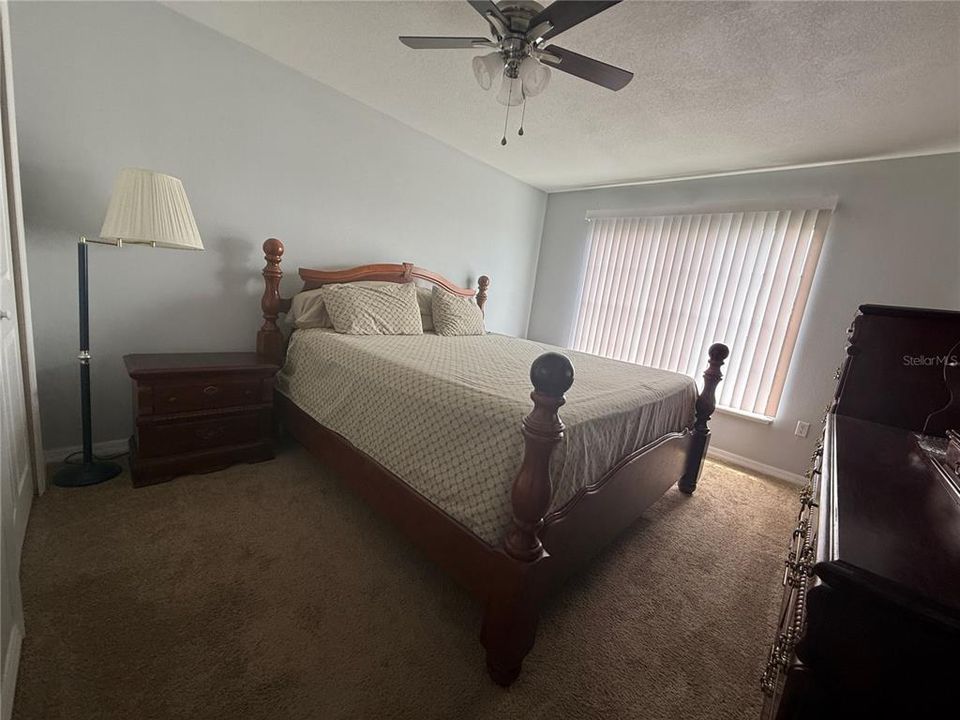 En Venta: $324,900 (4 camas, 3 baños, 2222 Pies cuadrados)