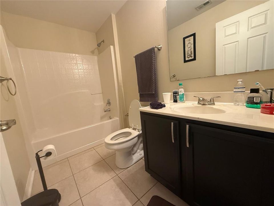 En Venta: $324,900 (4 camas, 3 baños, 2222 Pies cuadrados)