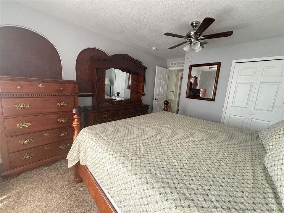 En Venta: $324,900 (4 camas, 3 baños, 2222 Pies cuadrados)