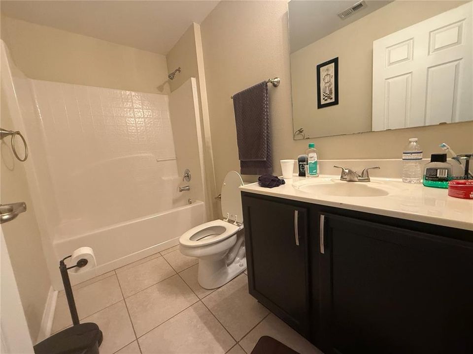 En Venta: $324,900 (4 camas, 3 baños, 2222 Pies cuadrados)