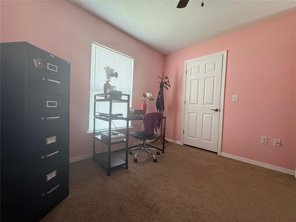 En Venta: $324,900 (4 camas, 3 baños, 2222 Pies cuadrados)