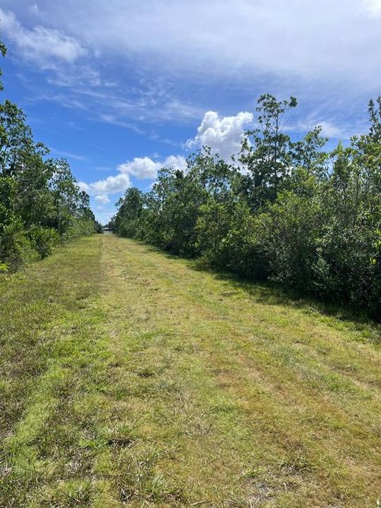 待售: $17,000 (0.50 acres)