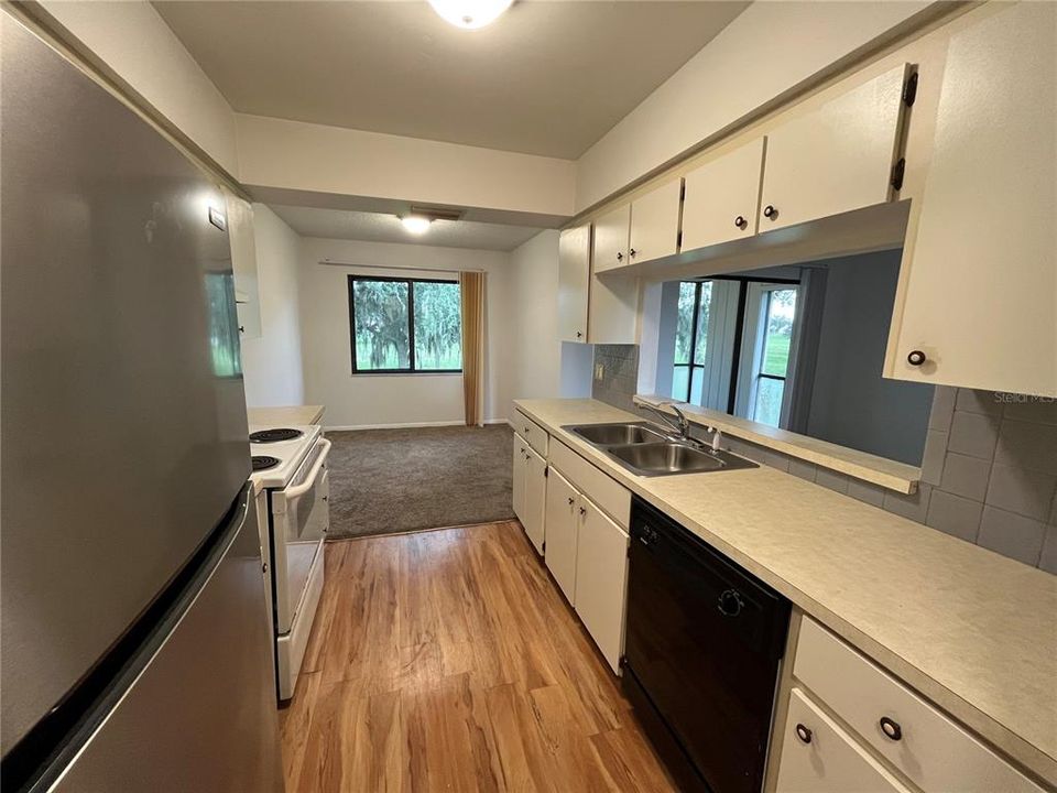 For Rent: $1,150 (2 beds, 2 baths, 1098 Square Feet)
