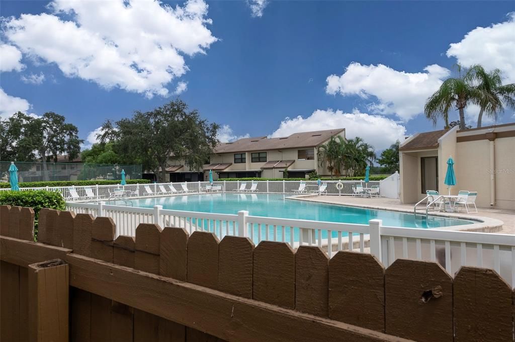 Active With Contract: $1,450 (2 beds, 1 baths, 1015 Square Feet)