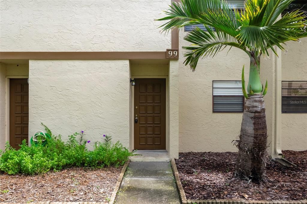 Active With Contract: $1,450 (2 beds, 1 baths, 1015 Square Feet)