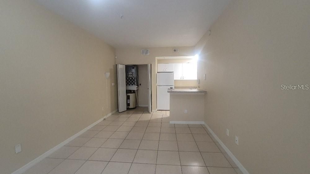 Active With Contract: $1,050 (1 beds, 1 baths, 499 Square Feet)