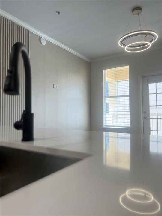 待售: $199,000 (1 贝兹, 1 浴室, 535 平方英尺)