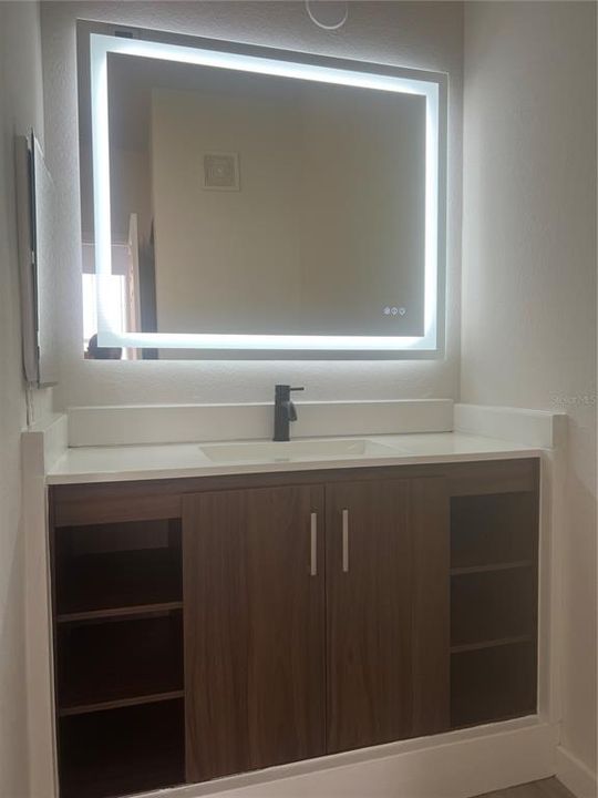 待售: $199,000 (1 贝兹, 1 浴室, 535 平方英尺)