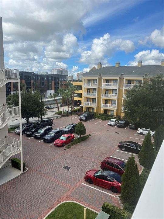 待售: $199,000 (1 贝兹, 1 浴室, 535 平方英尺)