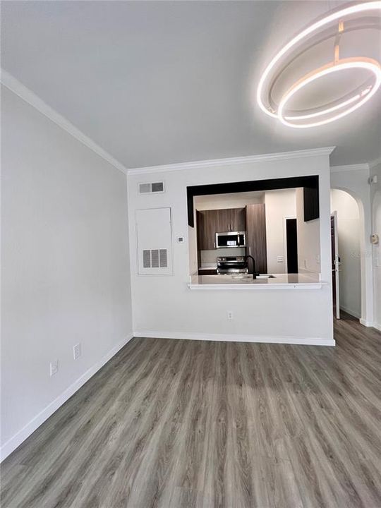 待售: $199,000 (1 贝兹, 1 浴室, 535 平方英尺)