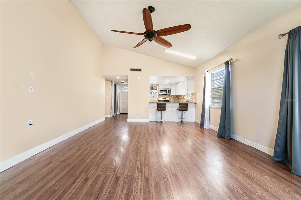 Activo con contrato: $145,000 (2 camas, 2 baños, 1034 Pies cuadrados)