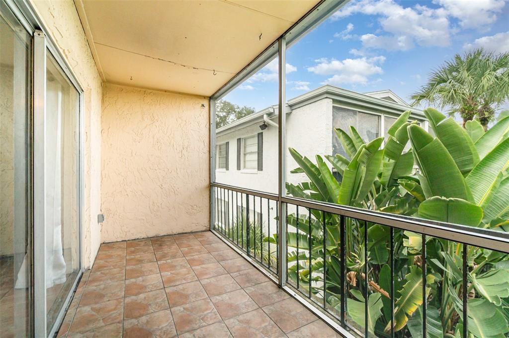 Activo con contrato: $145,000 (2 camas, 2 baños, 1034 Pies cuadrados)