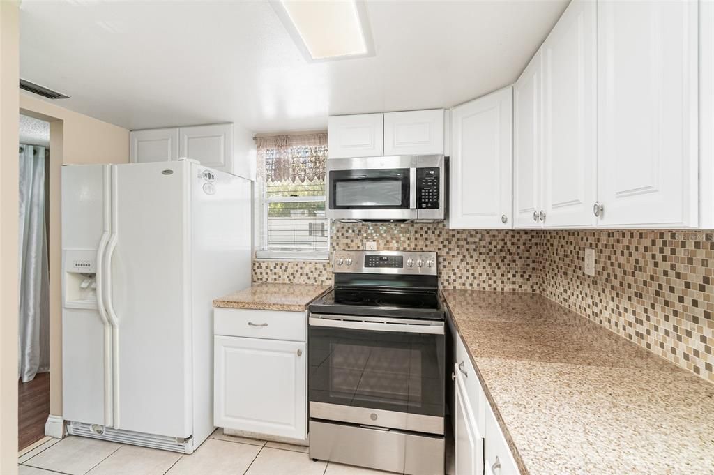 Activo con contrato: $145,000 (2 camas, 2 baños, 1034 Pies cuadrados)