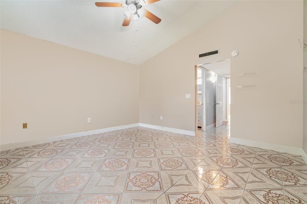 Activo con contrato: $145,000 (2 camas, 2 baños, 1034 Pies cuadrados)