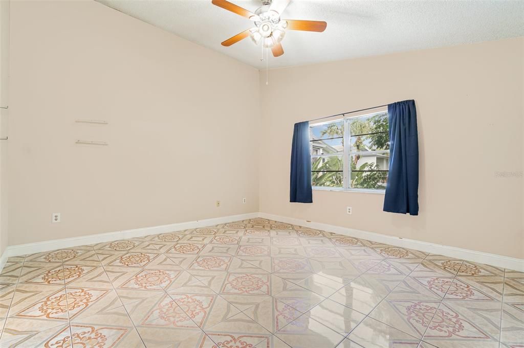 Activo con contrato: $145,000 (2 camas, 2 baños, 1034 Pies cuadrados)