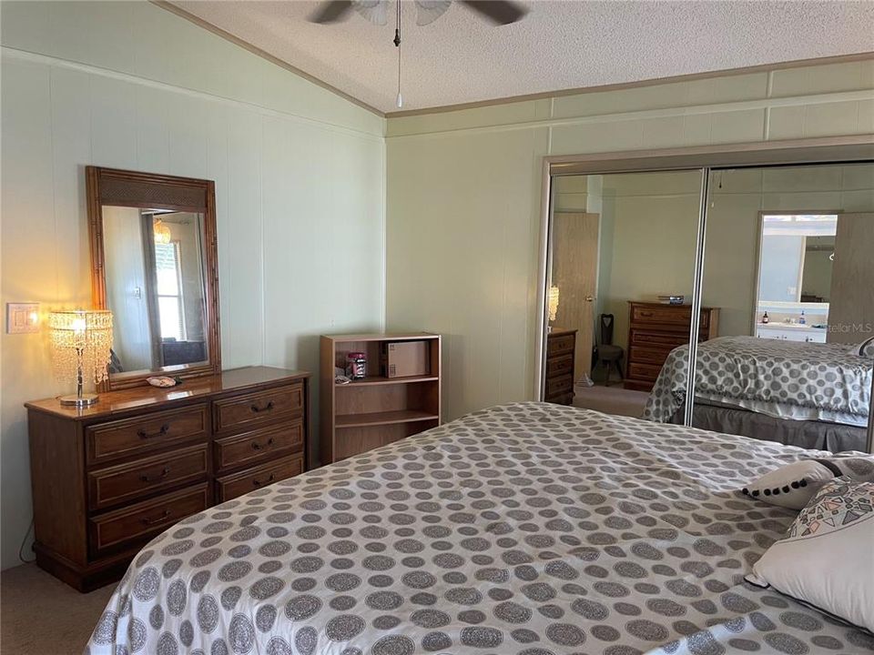 待售: $239,000 (2 贝兹, 2 浴室, 1532 平方英尺)