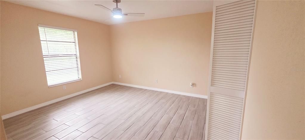 Active With Contract: $270,000 (3 beds, 2 baths, 1182 Square Feet)