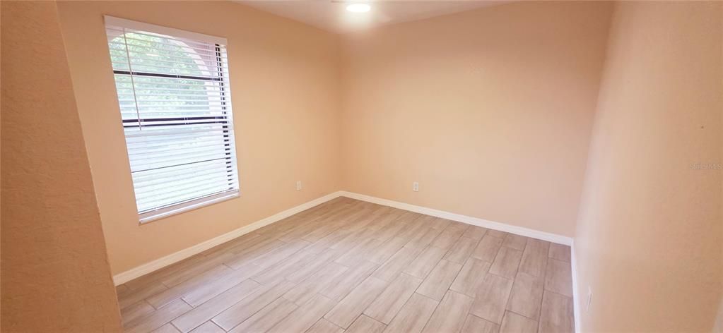 Active With Contract: $270,000 (3 beds, 2 baths, 1182 Square Feet)