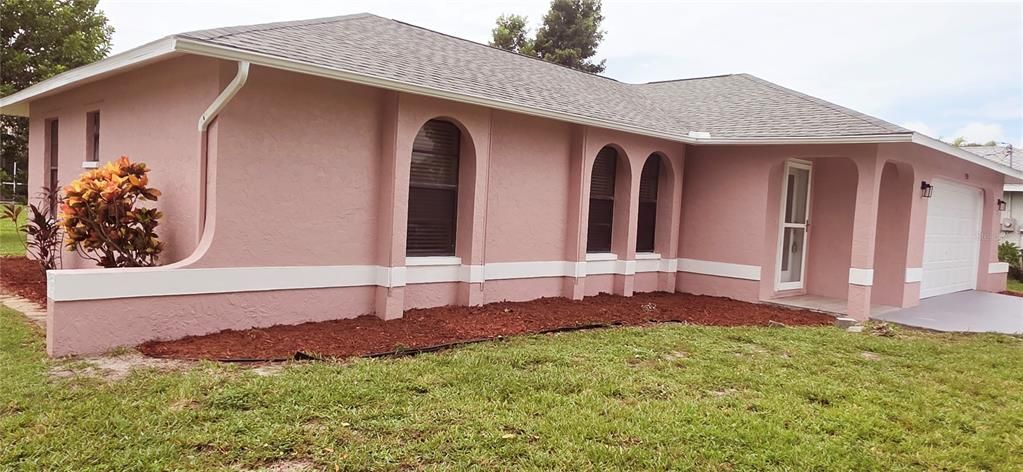 Active With Contract: $270,000 (3 beds, 2 baths, 1182 Square Feet)