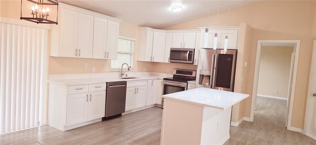 Active With Contract: $270,000 (3 beds, 2 baths, 1182 Square Feet)