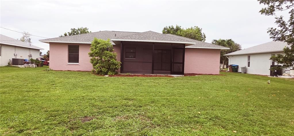 Active With Contract: $270,000 (3 beds, 2 baths, 1182 Square Feet)