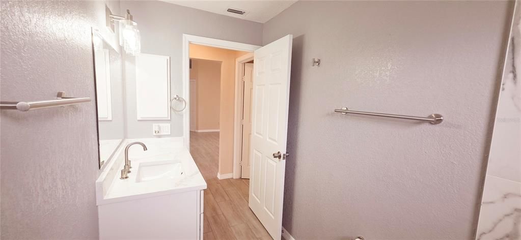 Active With Contract: $270,000 (3 beds, 2 baths, 1182 Square Feet)