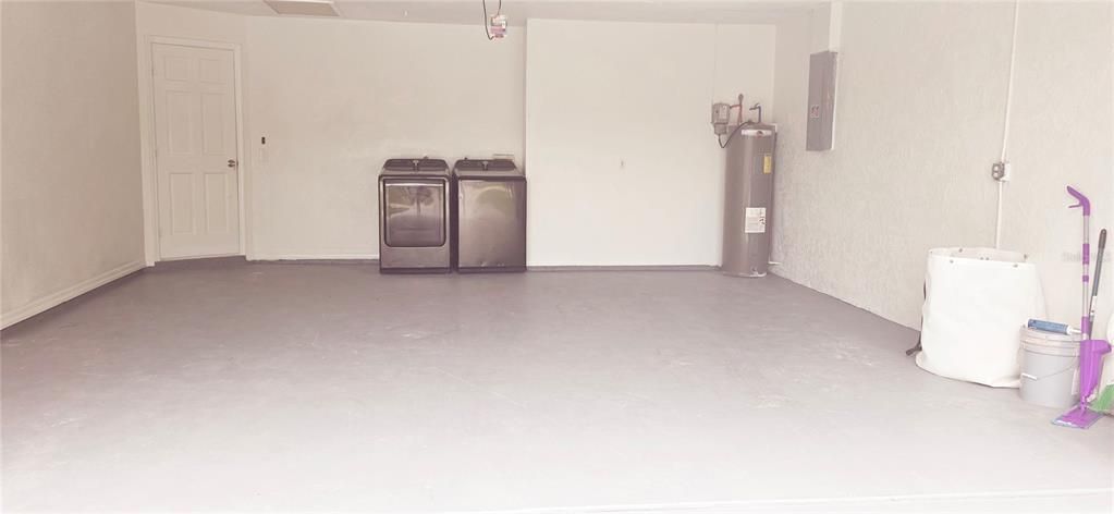 Active With Contract: $270,000 (3 beds, 2 baths, 1182 Square Feet)