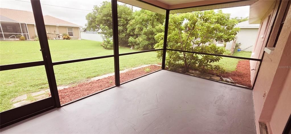 Active With Contract: $270,000 (3 beds, 2 baths, 1182 Square Feet)