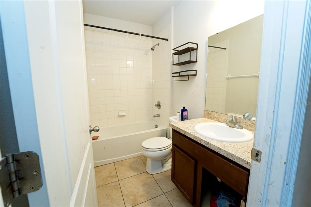 Под контрактом: $269,000 (3 спален, 2 ванн, 1431 Квадратных фут)