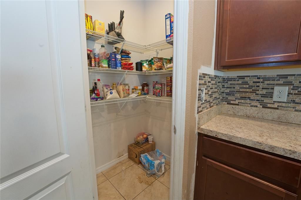 Под контрактом: $269,000 (3 спален, 2 ванн, 1431 Квадратных фут)