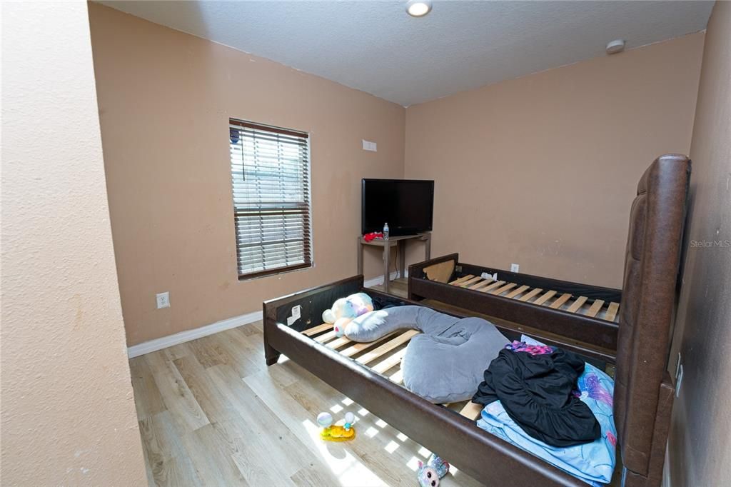 Под контрактом: $269,000 (3 спален, 2 ванн, 1431 Квадратных фут)