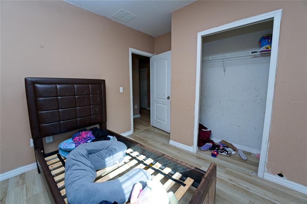 Под контрактом: $269,000 (3 спален, 2 ванн, 1431 Квадратных фут)