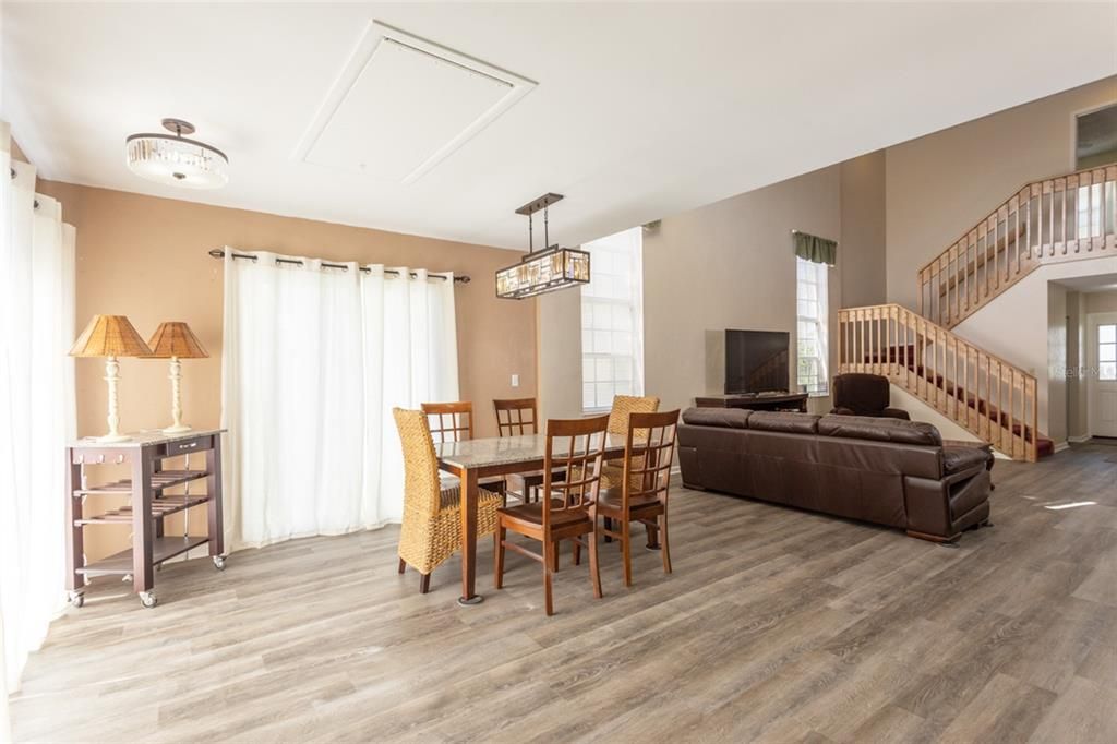 En Venta: $525,000 (4 camas, 2 baños, 1722 Pies cuadrados)