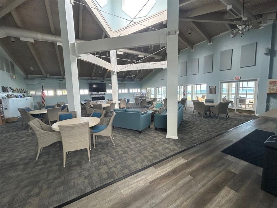 En Venta: $525,000 (4 camas, 2 baños, 1722 Pies cuadrados)