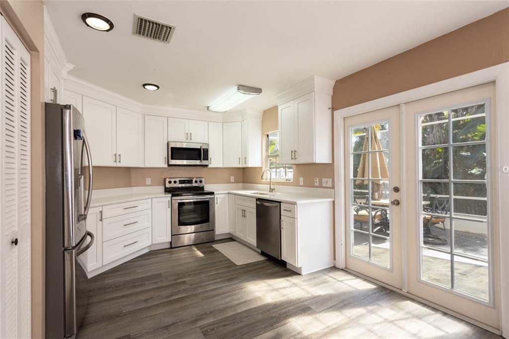 En Venta: $525,000 (4 camas, 2 baños, 1722 Pies cuadrados)