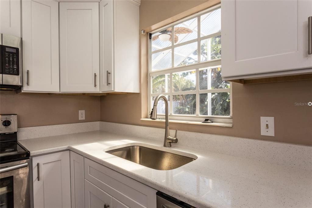 En Venta: $525,000 (4 camas, 2 baños, 1722 Pies cuadrados)