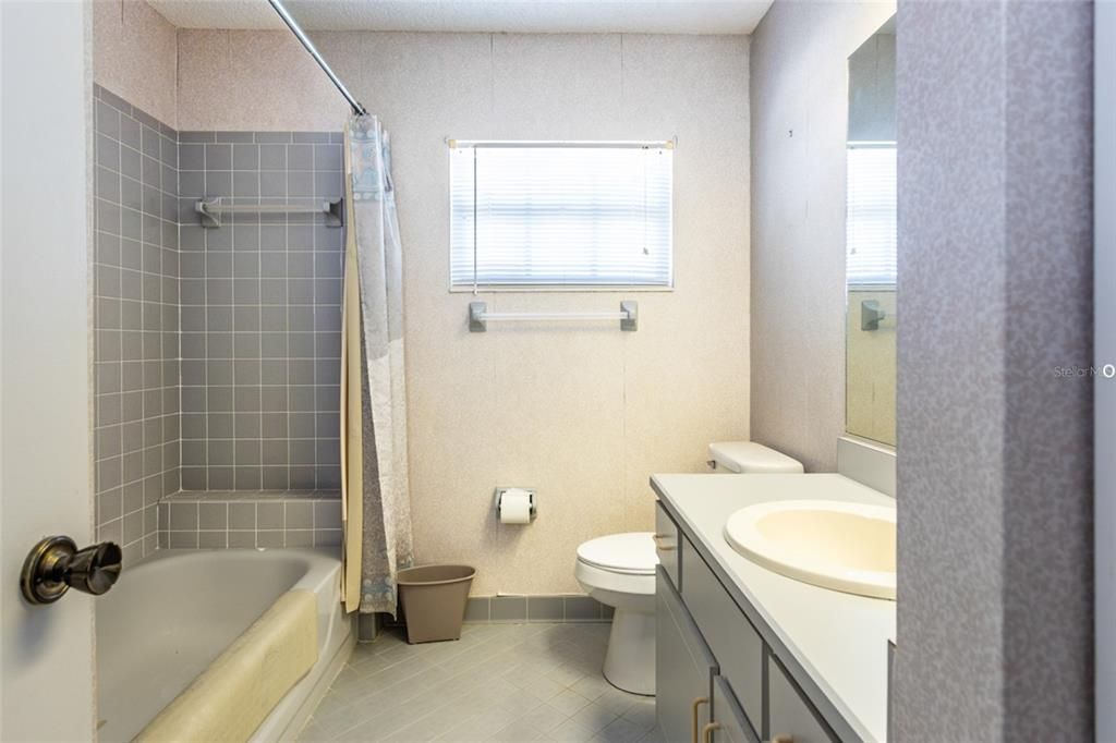 En Venta: $525,000 (4 camas, 2 baños, 1722 Pies cuadrados)