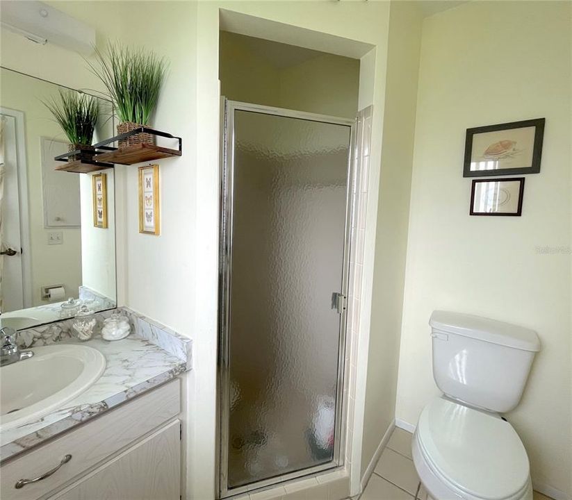 合同活跃: $195,000 (3 贝兹, 2 浴室, 1311 平方英尺)