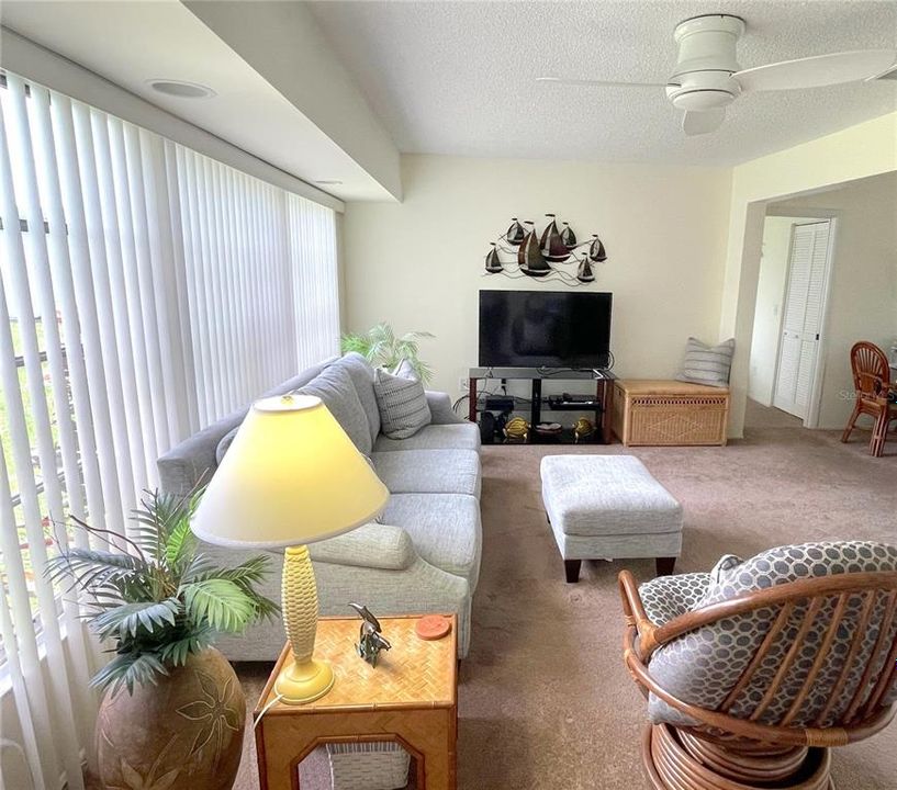 合同活跃: $195,000 (3 贝兹, 2 浴室, 1311 平方英尺)