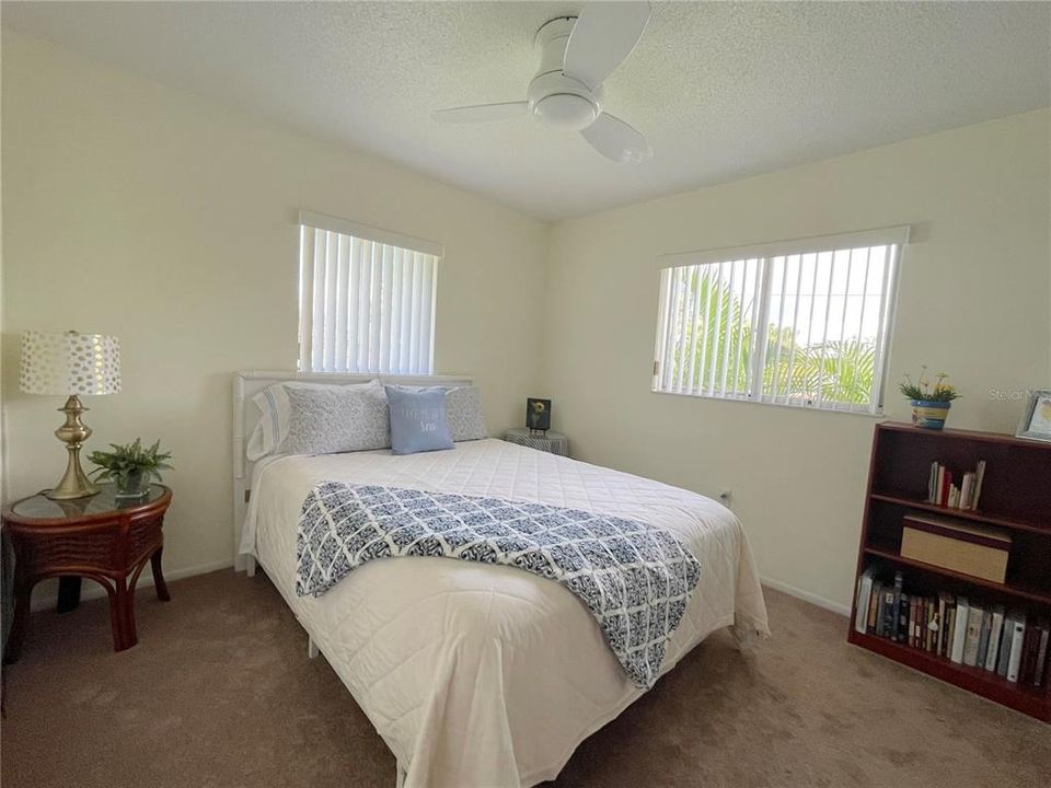 合同活跃: $195,000 (3 贝兹, 2 浴室, 1311 平方英尺)