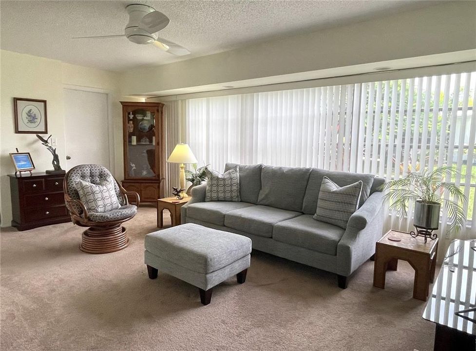 合同活跃: $195,000 (3 贝兹, 2 浴室, 1311 平方英尺)