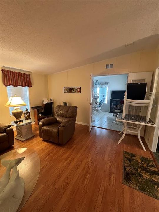 En Venta: $174,900 (2 camas, 2 baños, 1245 Pies cuadrados)