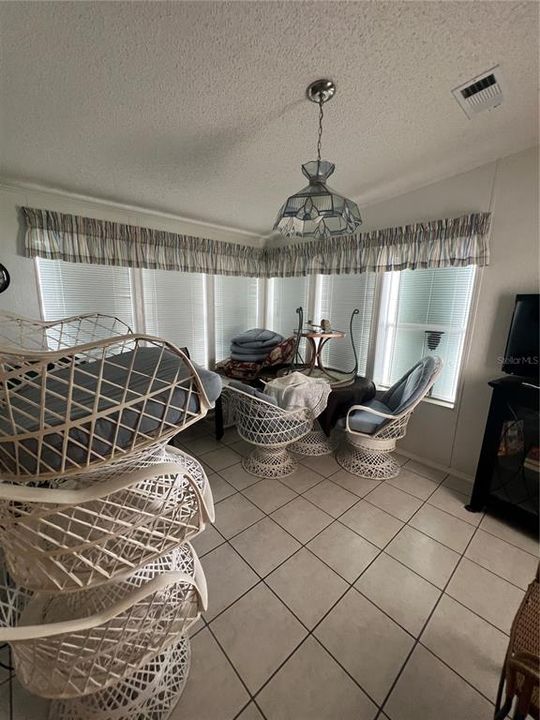 En Venta: $174,900 (2 camas, 2 baños, 1245 Pies cuadrados)