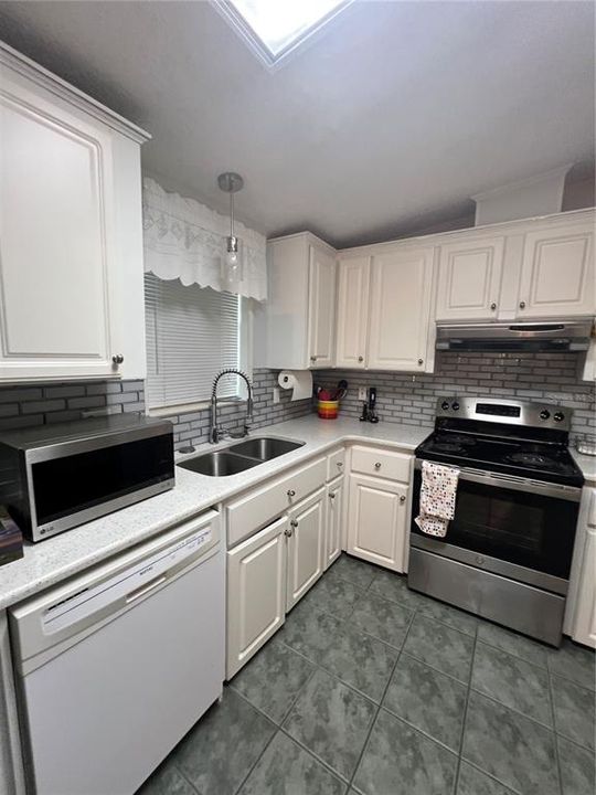 En Venta: $174,900 (2 camas, 2 baños, 1245 Pies cuadrados)