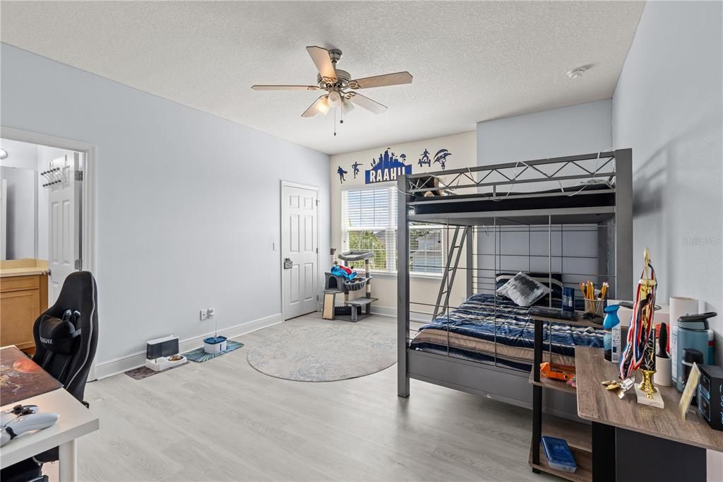 For Sale: $899,950 (6 beds, 4 baths, 4857 Square Feet)