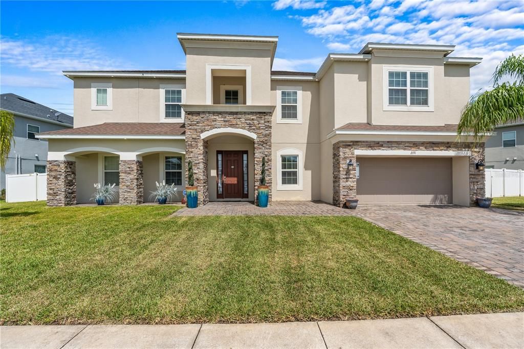 For Sale: $899,950 (6 beds, 4 baths, 4857 Square Feet)