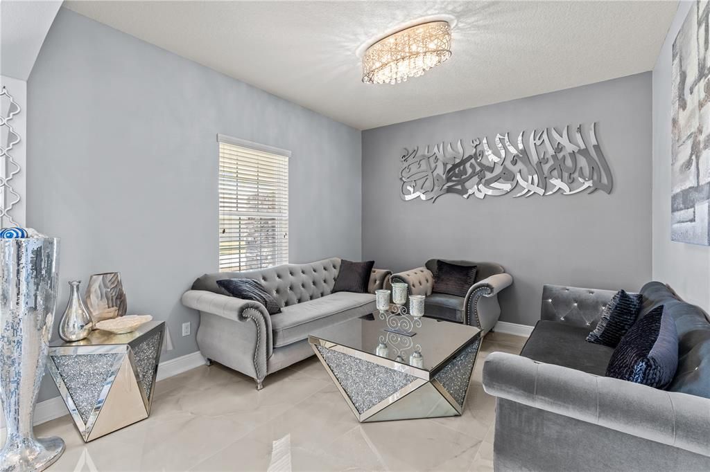 For Sale: $899,950 (6 beds, 4 baths, 4857 Square Feet)