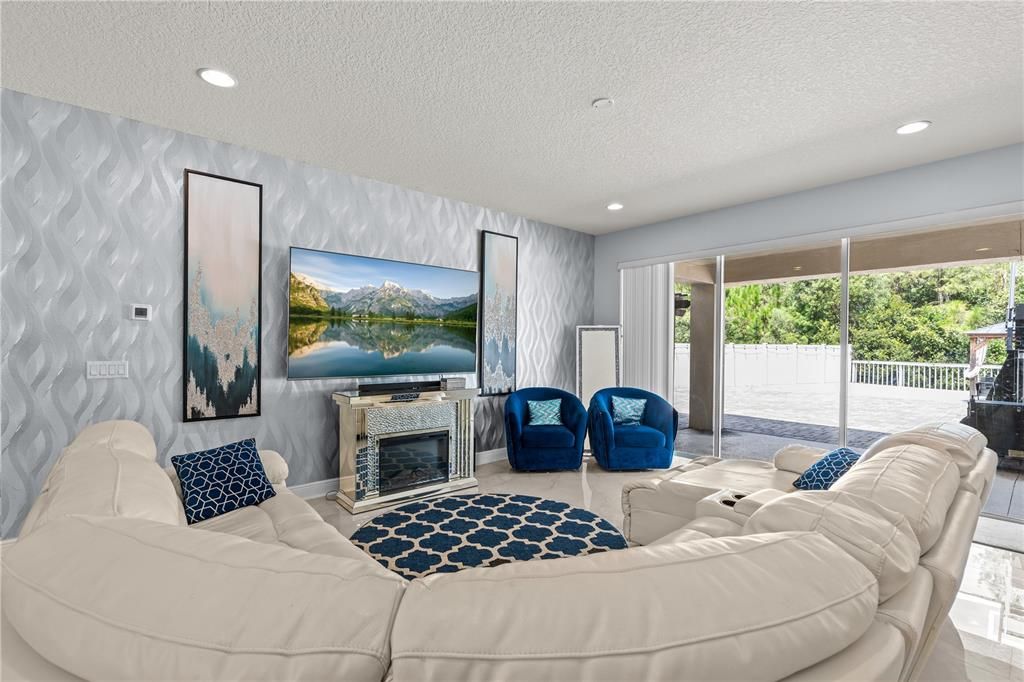 For Sale: $899,950 (6 beds, 4 baths, 4857 Square Feet)